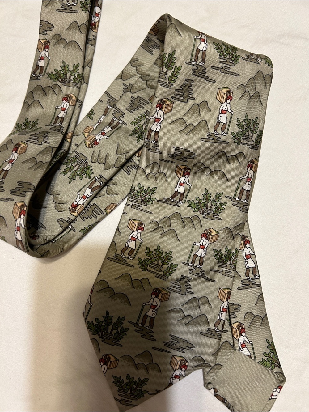 Hermes Beige Scenic Print Silk Tie with Green and Brown Accents - Picture 8 of 8